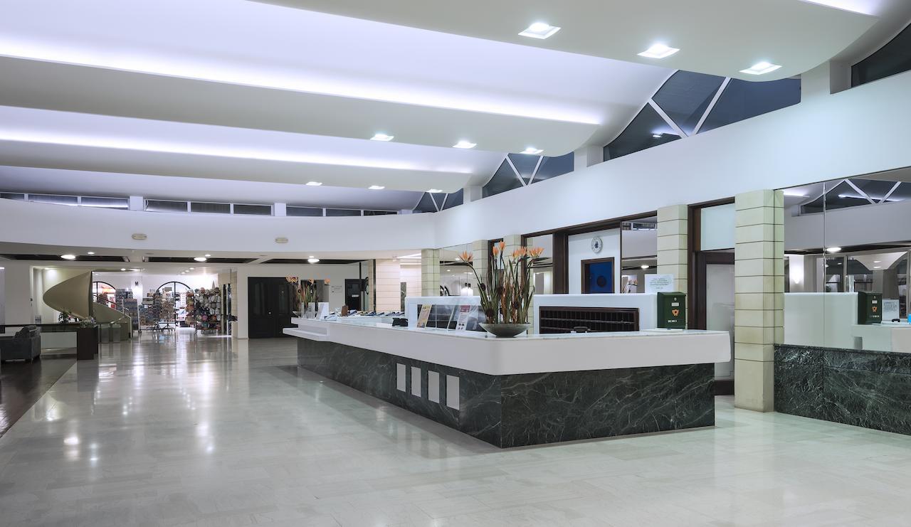 פליראקי Apollo Beach מראה חיצוני תמונה