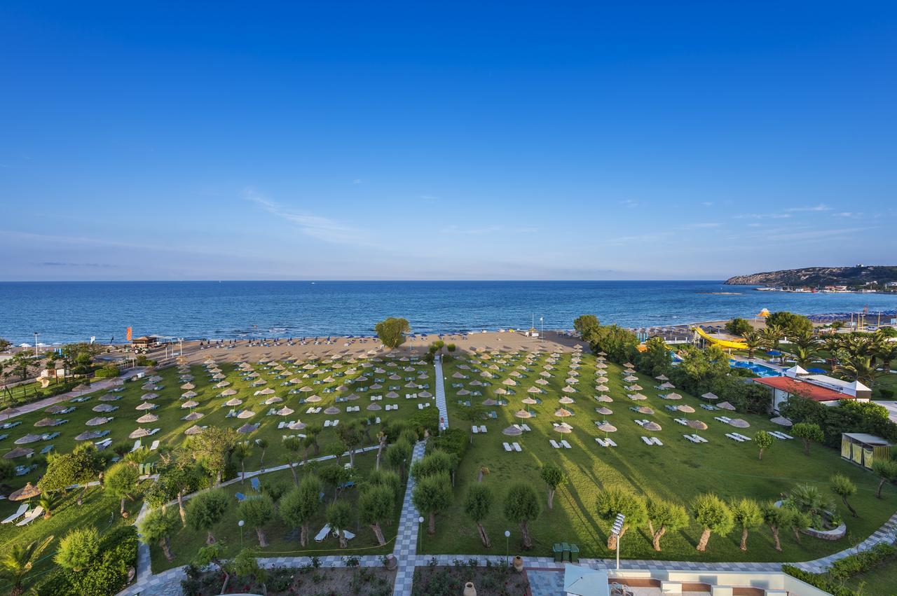 פליראקי Apollo Beach מראה חיצוני תמונה
