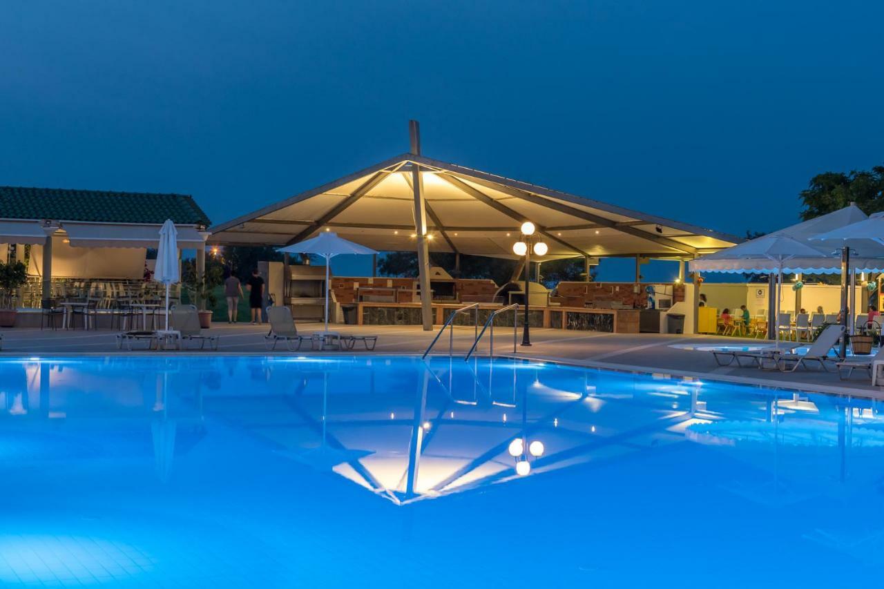 פליראקי Apollo Beach מראה חיצוני תמונה